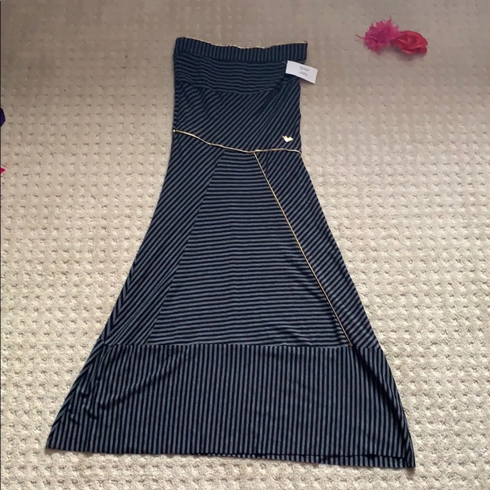 🇨🇦 Casual strapless gold trim dress